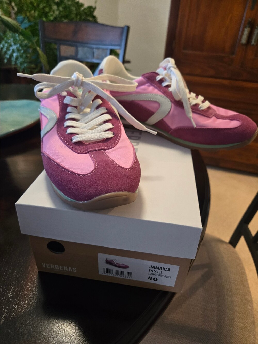 Jamaica Pixel Women's Pink Casual Sneakers